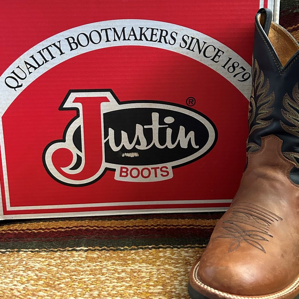 Justin Men's Boots.  Techno Crepe sole.  9D,Brown/Black, worn only twice.